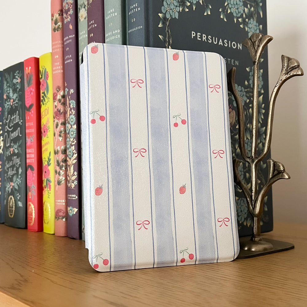 Berries & Bows Kindle Case