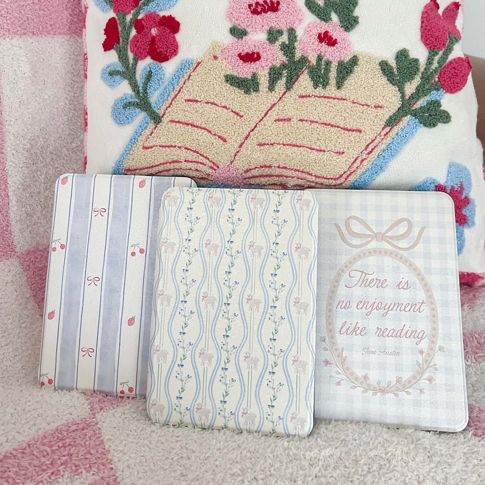 Berries & Bows Kindle Case